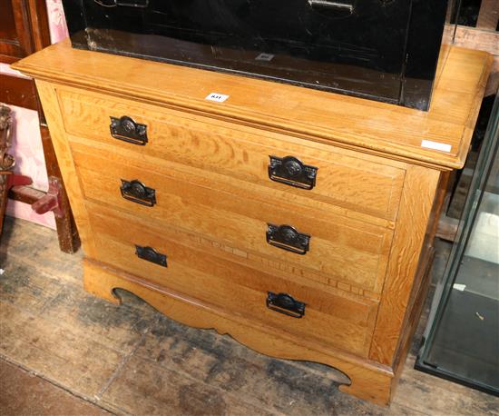 Edwardian light oak chest of drawers(-)